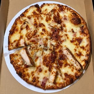Bacon Chicken Alfredo Pizza